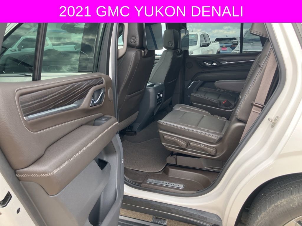 Used 2021 GMC Yukon Denali w/ Denali Premium Package image 17