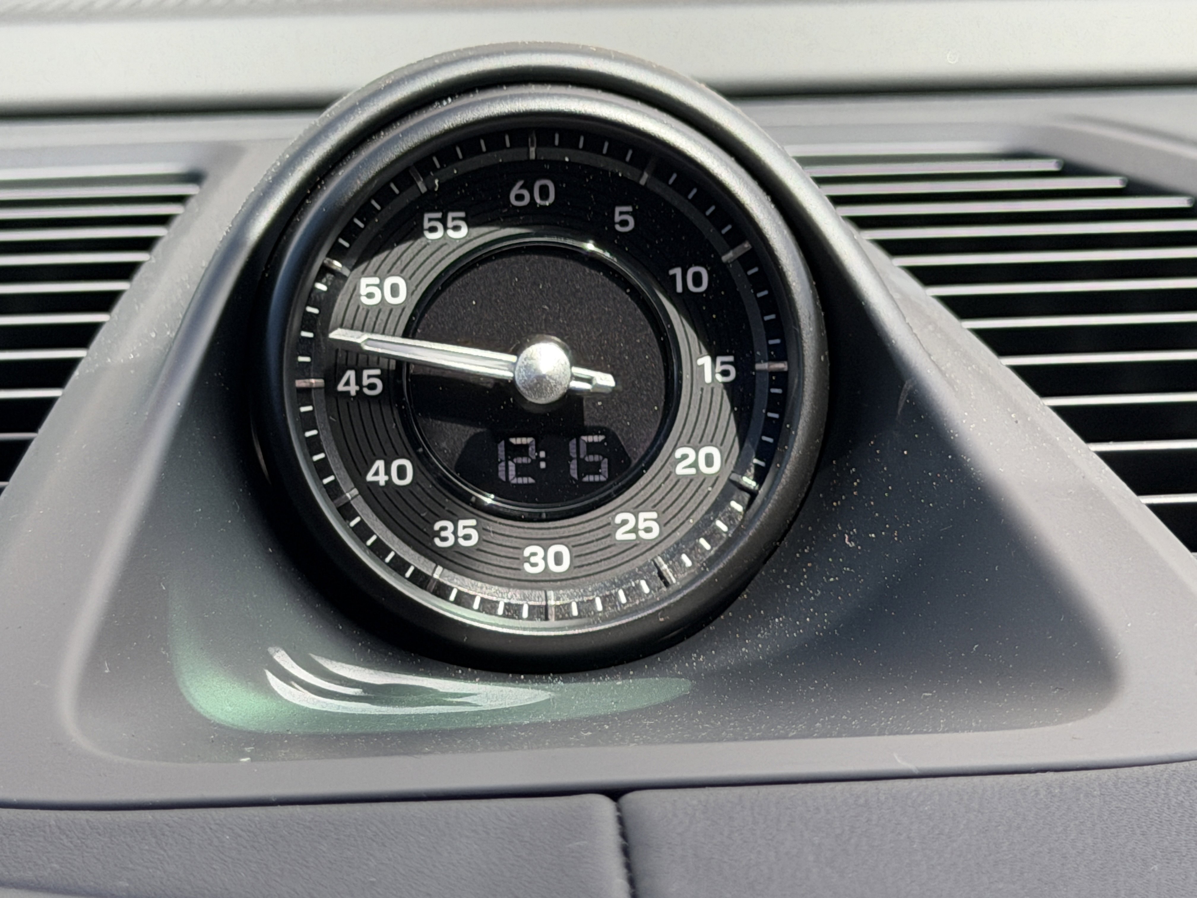 New 2026 Porsche Macan 4S Electric image 26