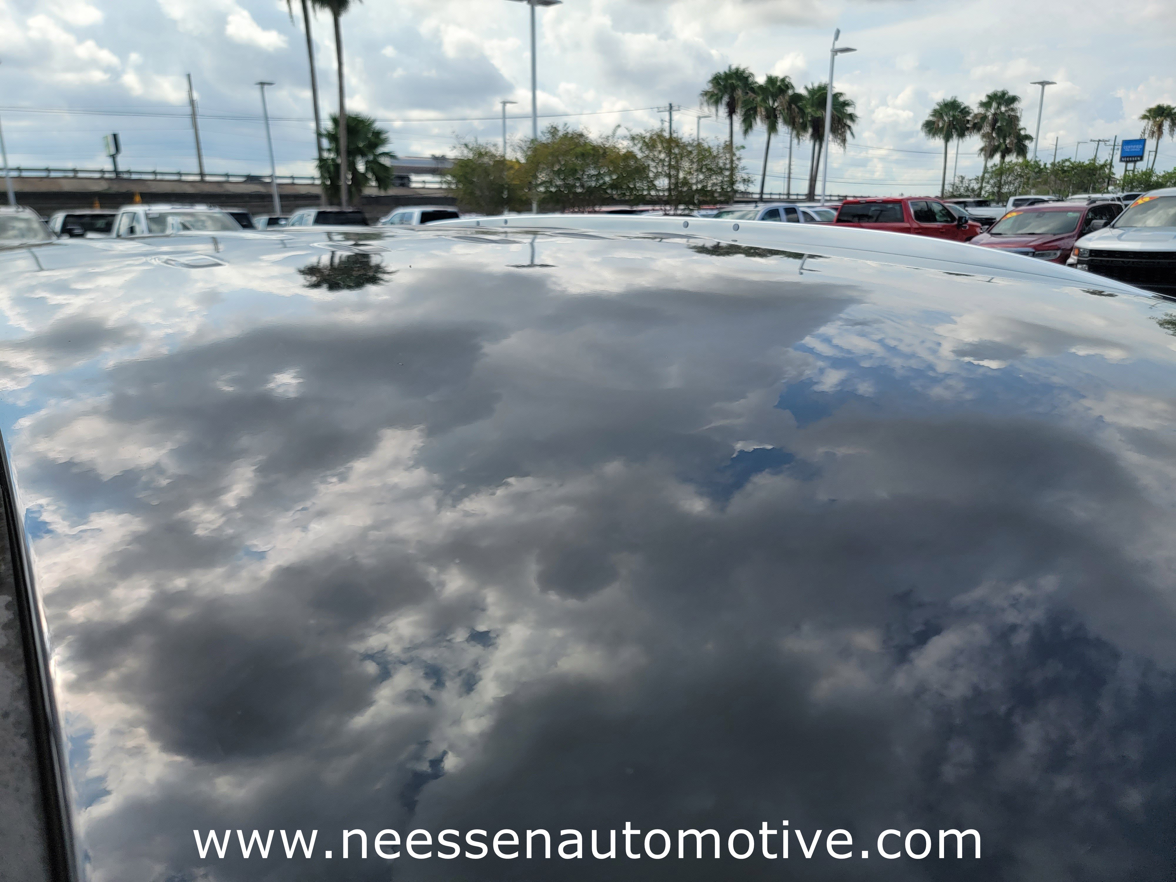 Used 2023 Buick Enclave Essence image 8