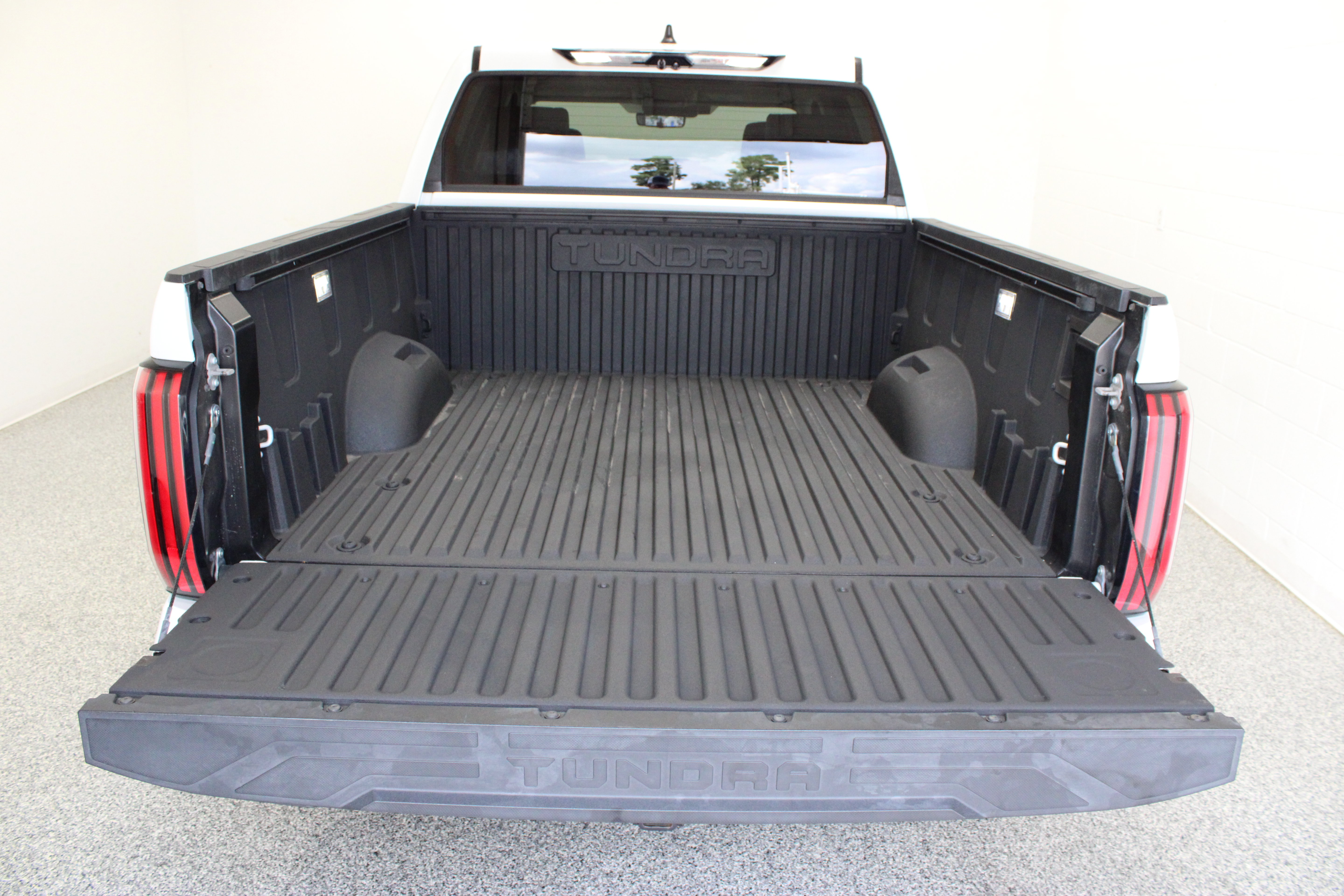Used 2024 Toyota Tundra Limited RWD image 9