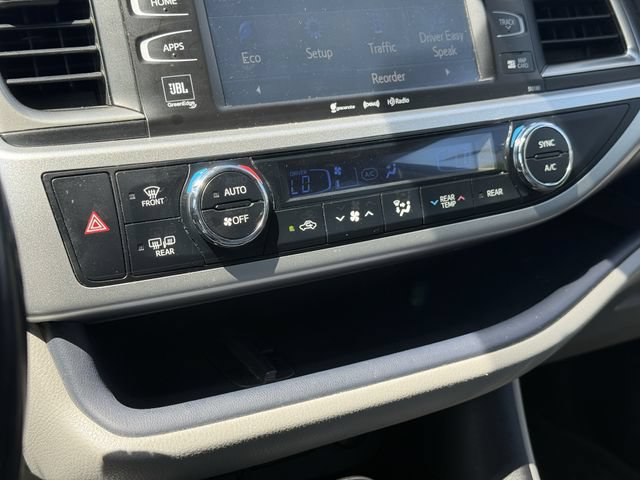 Used 2018 Toyota Highlander Limited FWD image 27