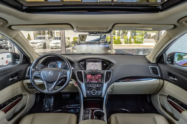 Used 2017 Acura TLX w/ Technology Package FWD image 3