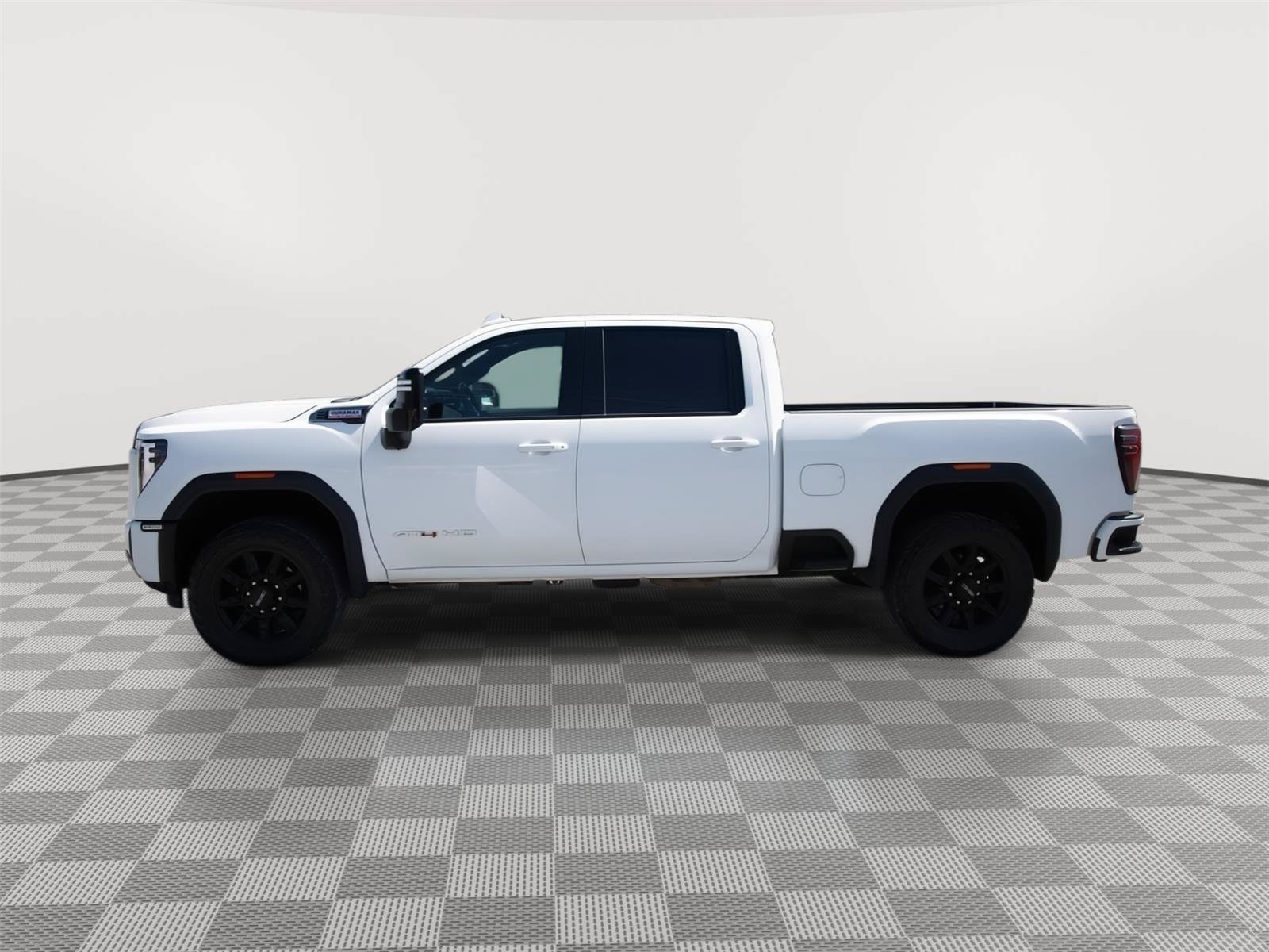 Used 2025 GMC Sierra 2500 AT4 AWD/4WD image 9