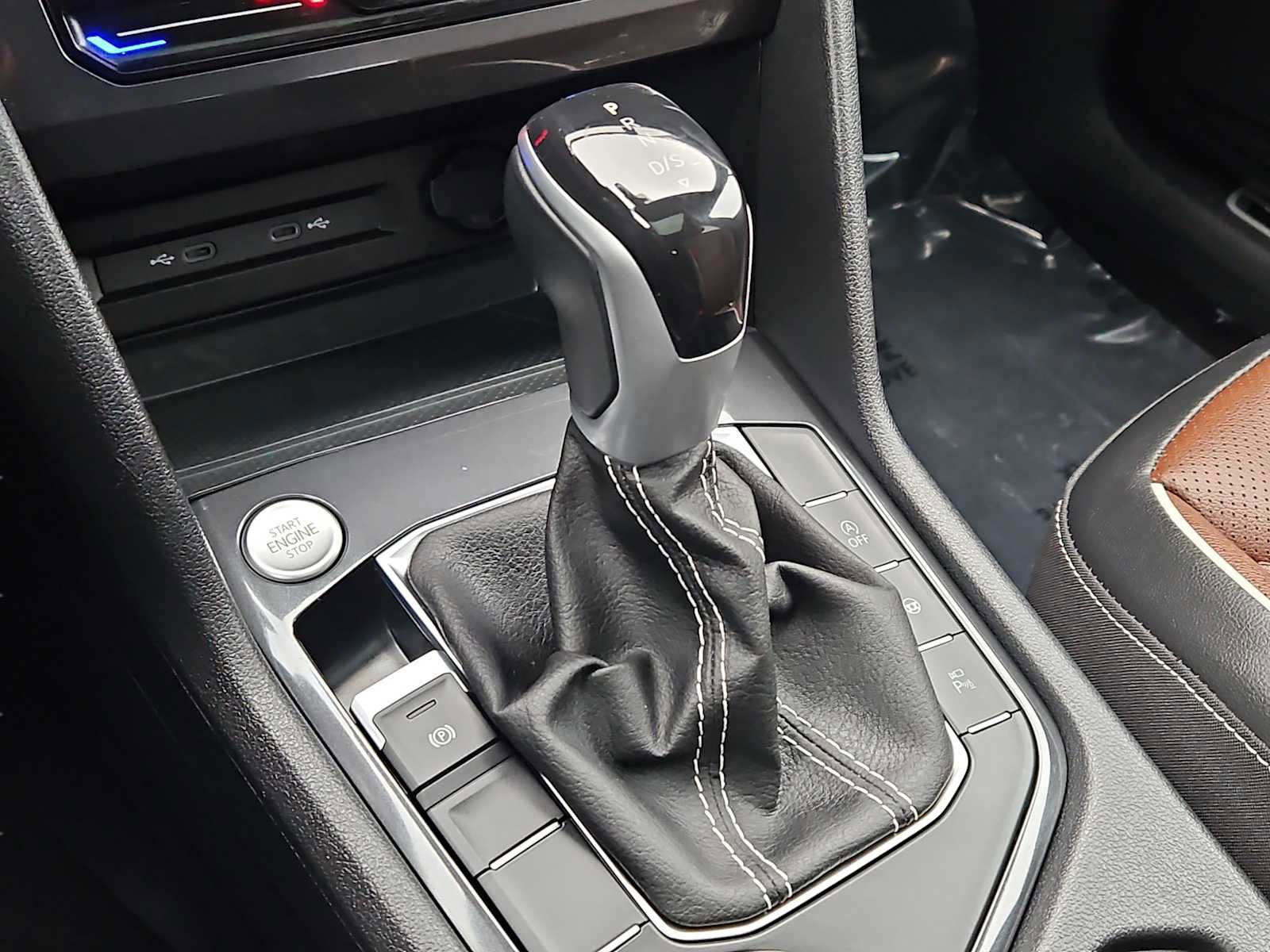 Certified 2023 Volkswagen Tiguan SEL R-Line AWD/4WD image 33