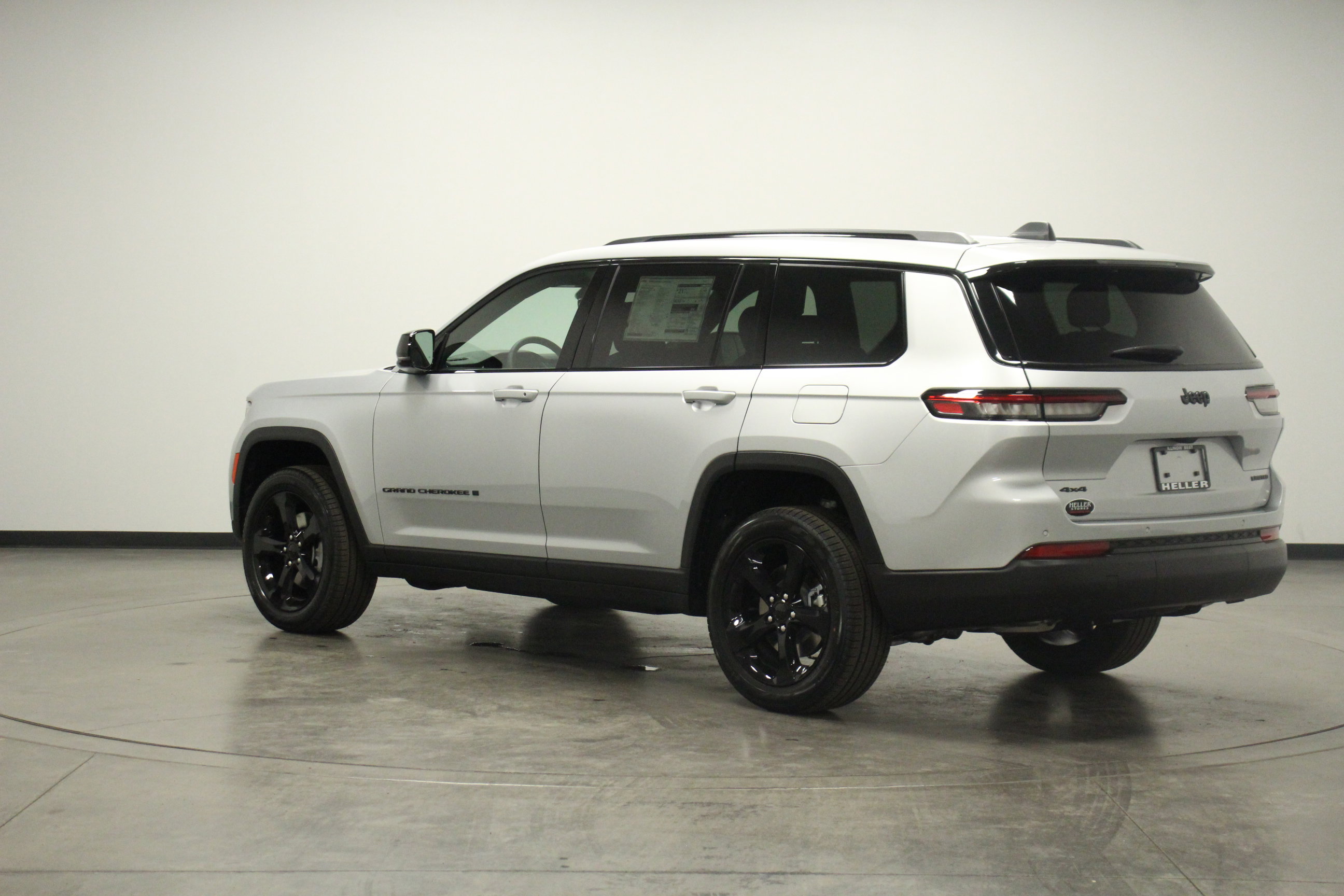 New 2025 Jeep Grand Cherokee L Limited w/ Black Appearance Package image 6