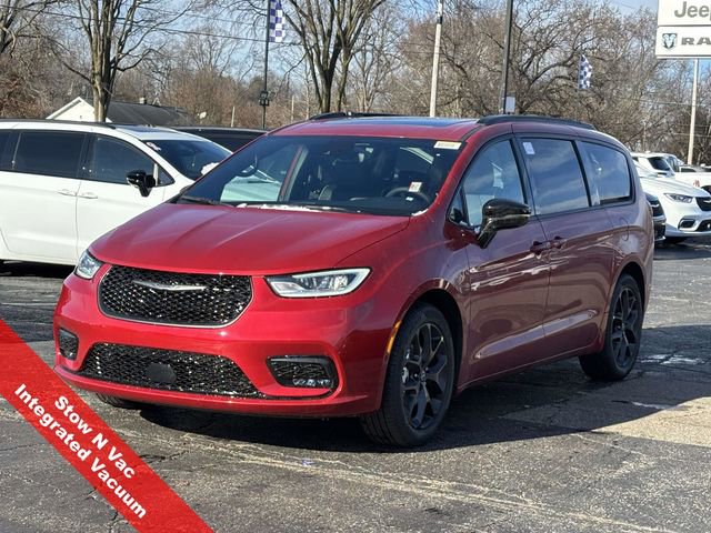 New 2026 Chrysler Pacifica Limited w/ Uconnect Theater Family Group image 37