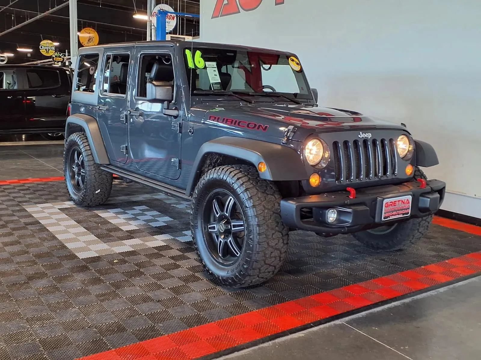 Used 2016 Jeep Wrangler Unlimited Rubicon AWD/4WD image 2