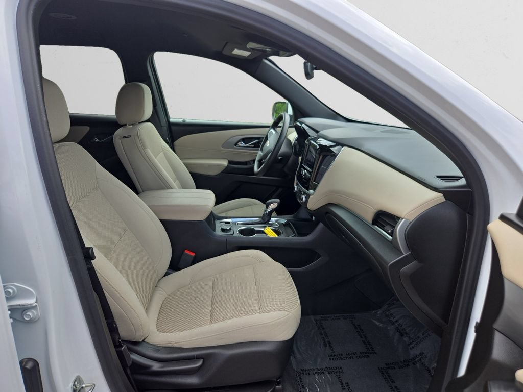 Used 2022 Chevrolet Traverse LS AWD/4WD image 16