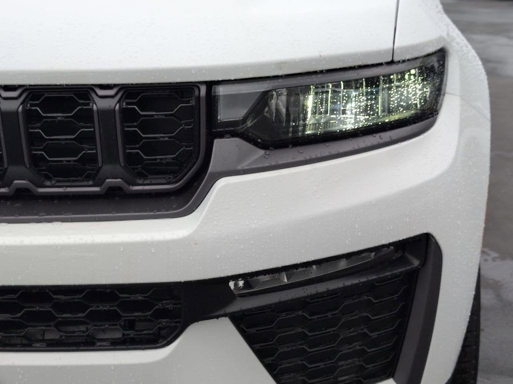 New 2026 Jeep Grand Cherokee Limited w/ Limited Altitude Package RWD image 10