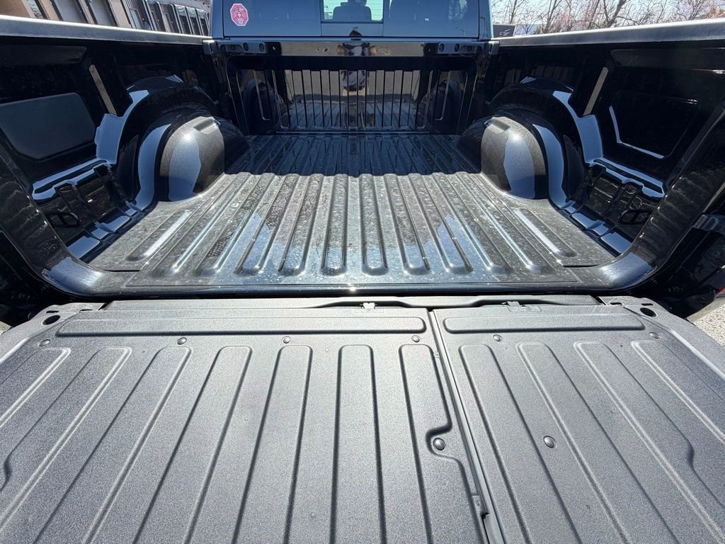 New 2026 RAM 1500 4x4 Crew Cab image 8