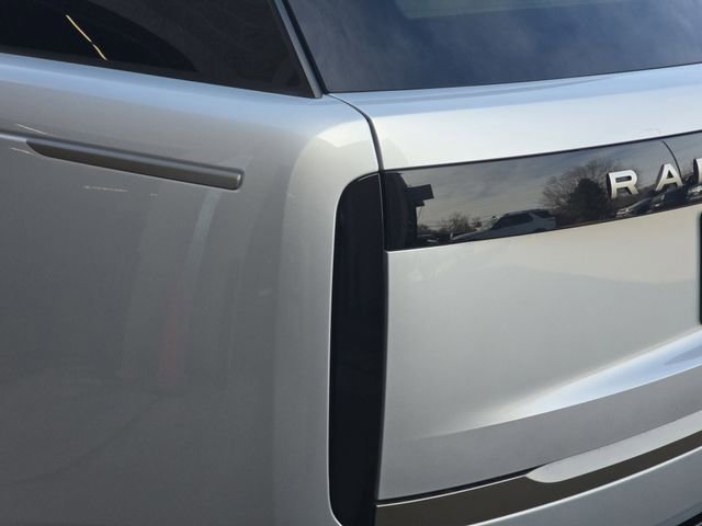 Certified 2024 Land Rover Range Rover SE image 33