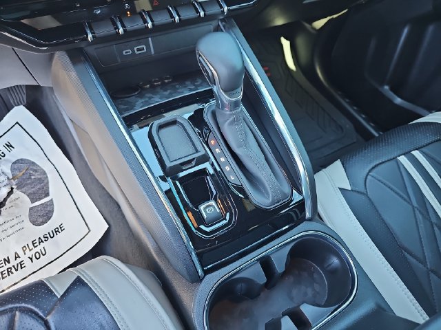 Used 2025 GMC Canyon Elevation RWD image 28
