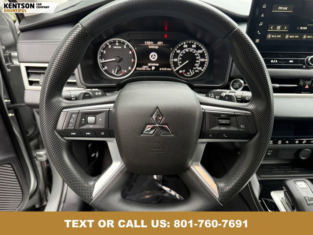 Used 2025 Mitsubishi Outlander ES image 17