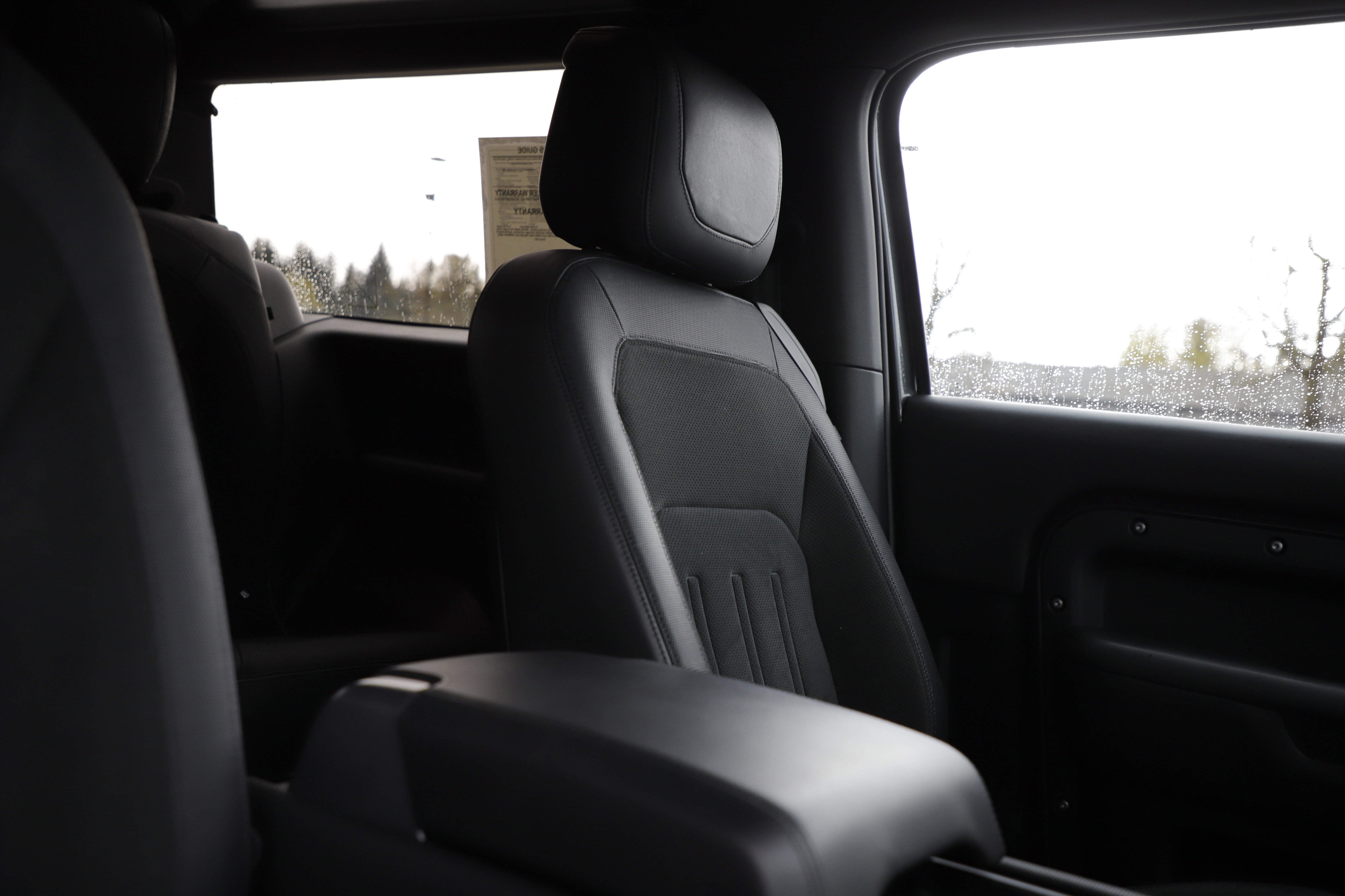 Used 2023 Land Rover Defender 90 Carpathian Edition image 10