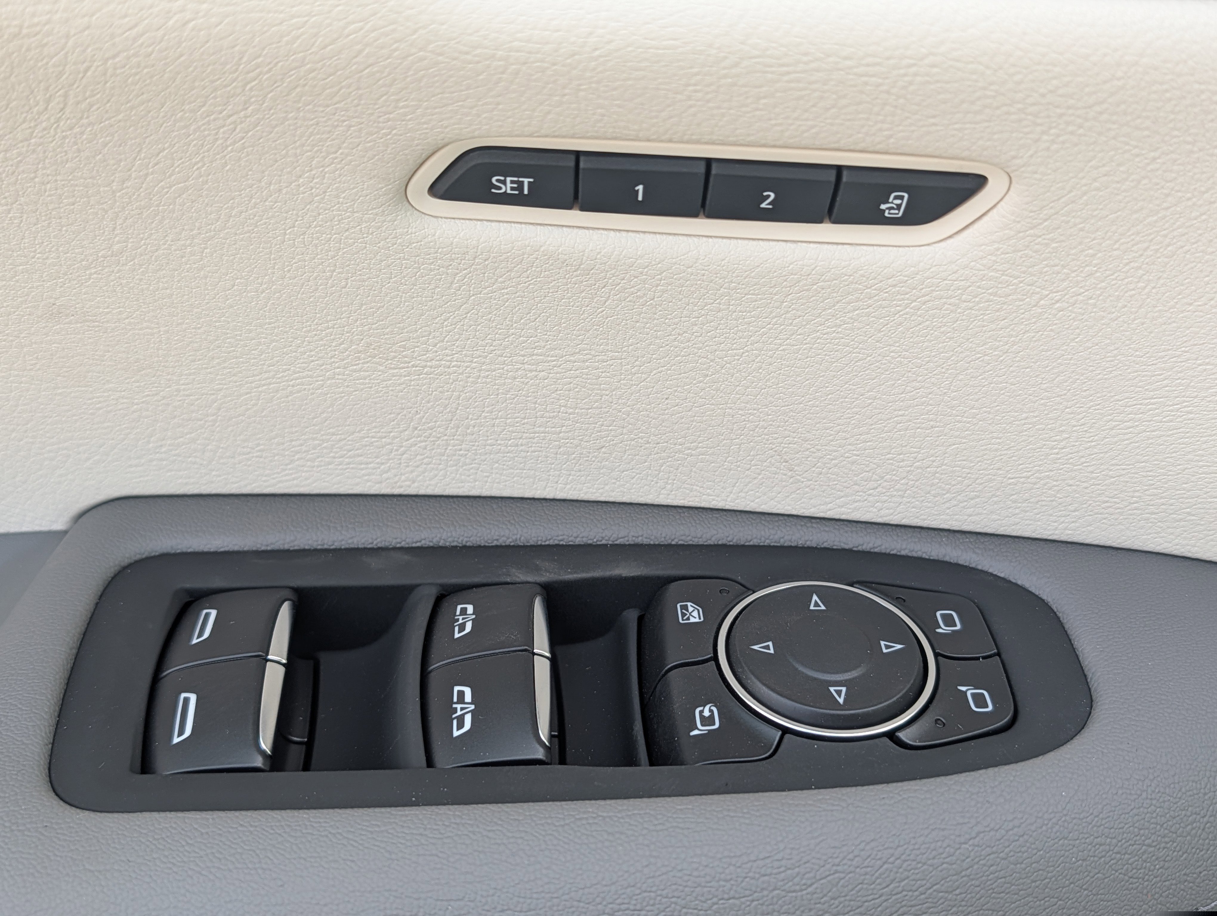 New 2026 Cadillac XT5 Premium Luxury w/ Driver Assist Package image 17