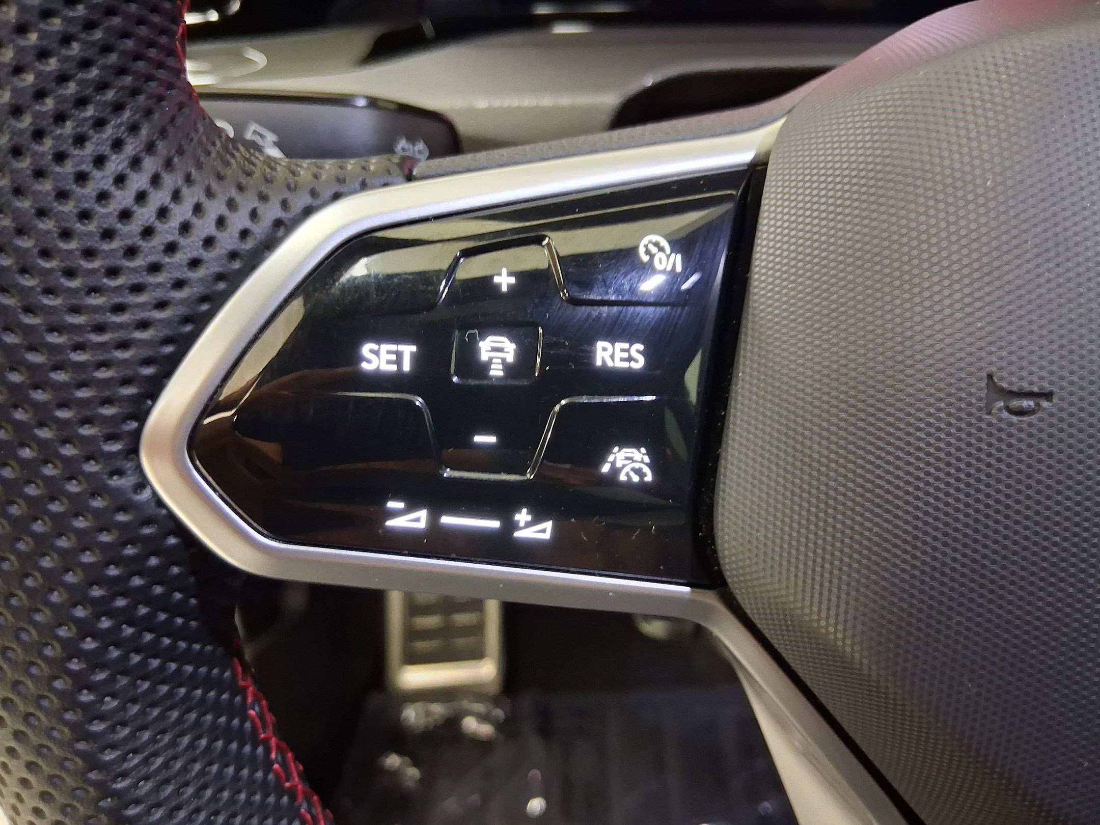 Used 2024 Volkswagen GTI SE image 16