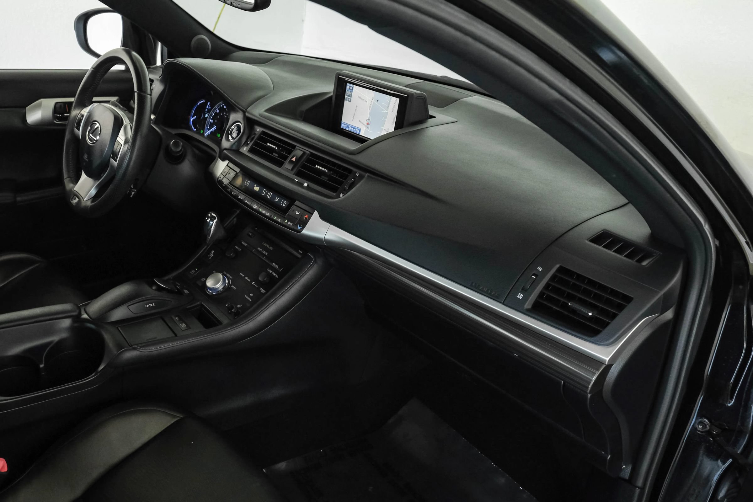 Used 2013 Lexus CT 200h w/ F Sport Pkg w/Nuluxe Trim FWD image 11