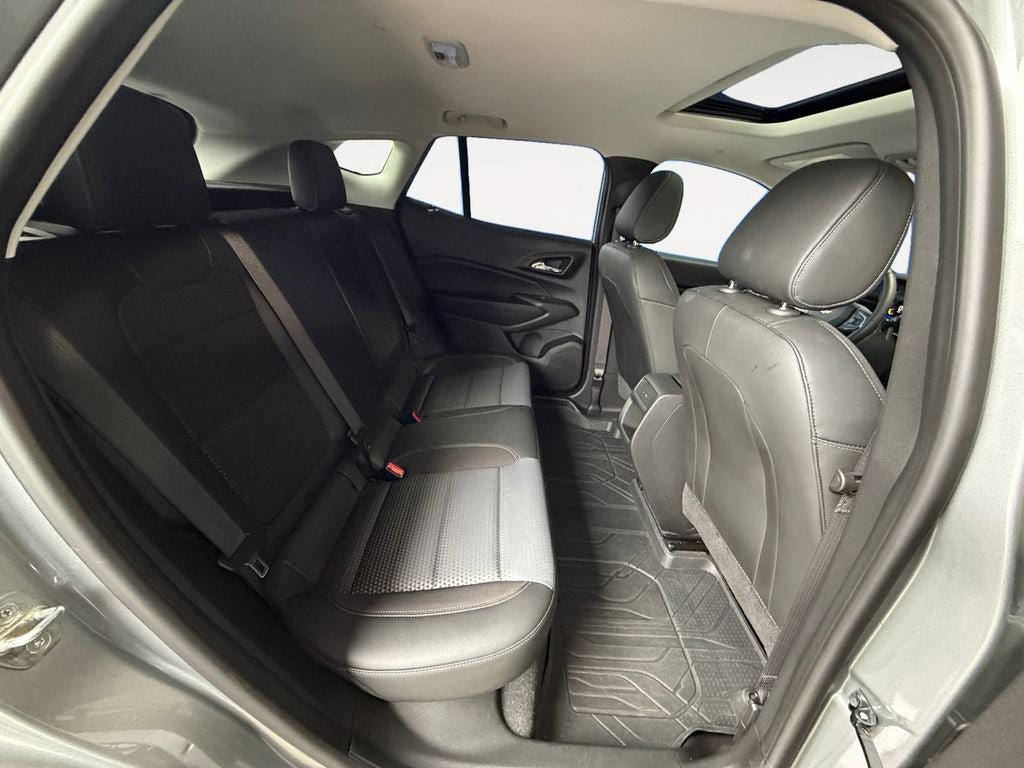 Used 2024 Chevrolet Trax LT w/ Sunroof Package FWD image 23
