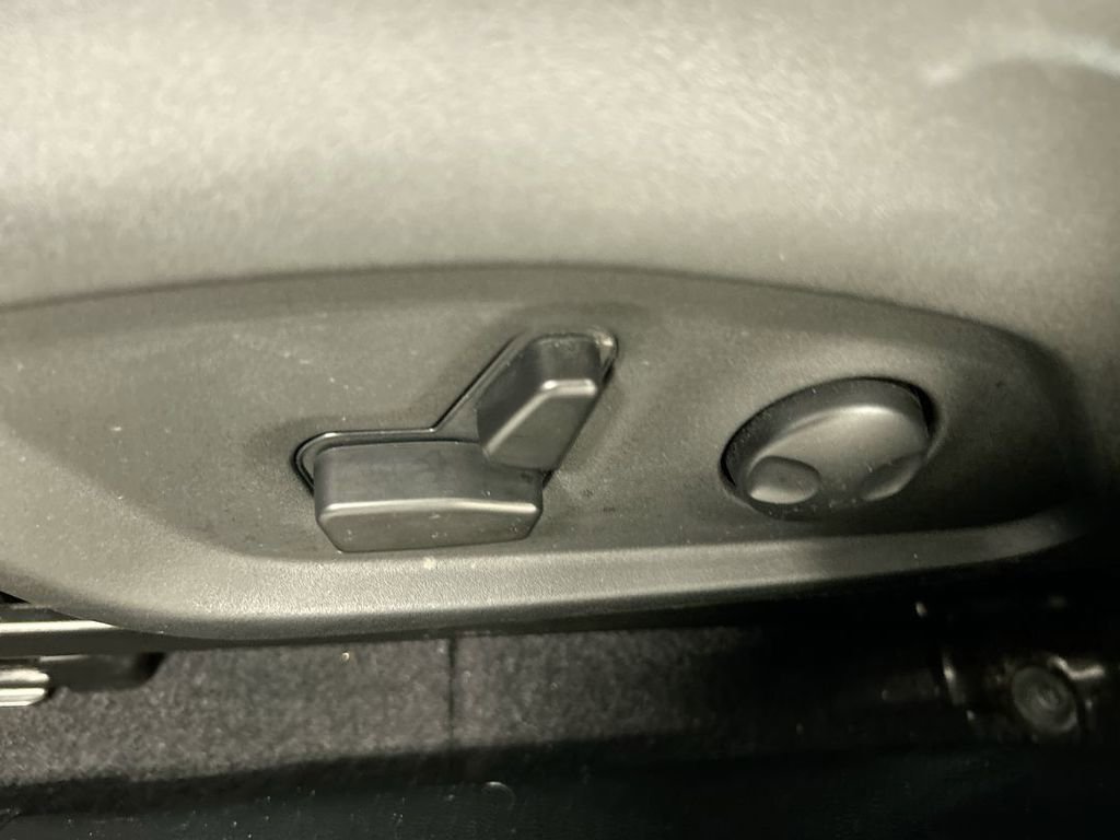 Used 2024 Jeep Compass Latitude w/ Convenience Group image 10