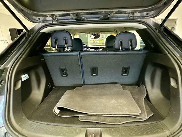 Used 2022 Chevrolet Bolt EUV LT w/ Convenience Package image 24