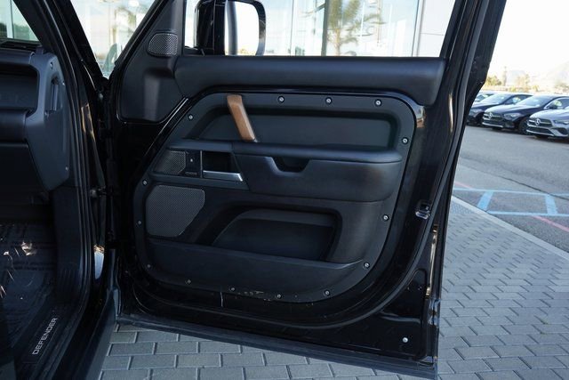 Used 2022 Land Rover Defender 110 X image 14