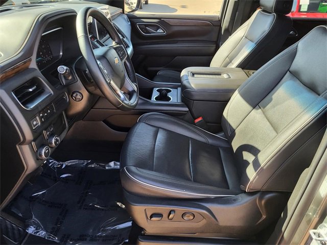 Used 2023 Chevrolet Suburban Premier image 20