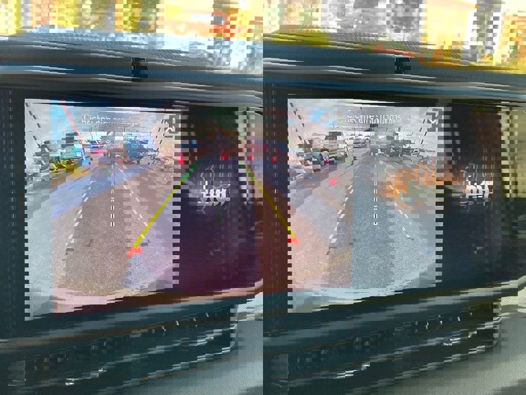 Used 2025 Jeep Wrangler Unlimited Sahara image 20