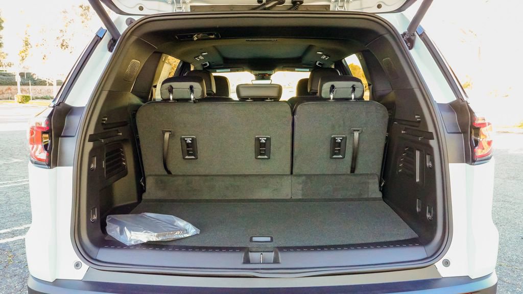 New 2026 GMC Acadia AT4 w/ Super Cruise Package image 9