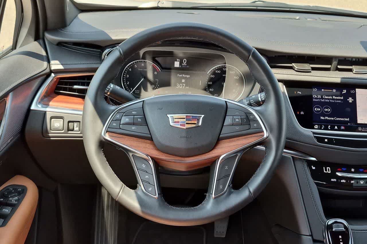 Used 2024 Cadillac XT5 Premium Luxury w/ LPO, Floor Liner Package AWD/4WD image 23