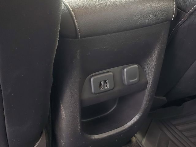 Used 2015 GMC Canyon SLT image 28