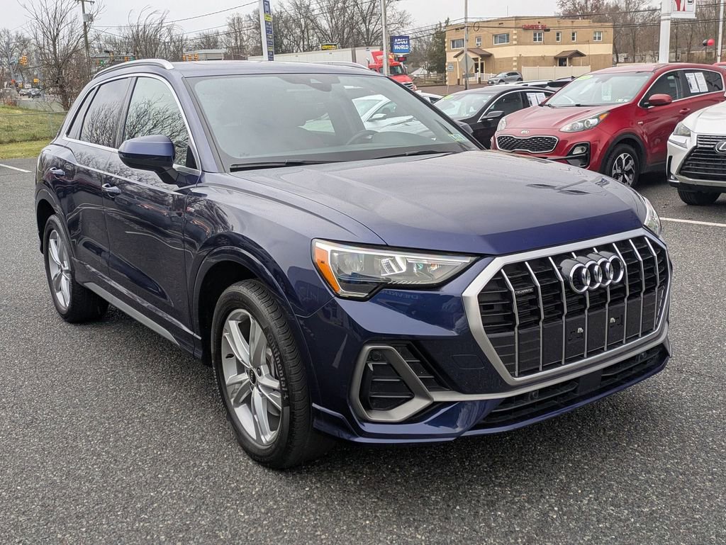 Used 2022 Audi Q3 2.0T Premium image 3