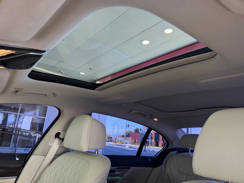 Used 2016 BMW 750i RWD image 23