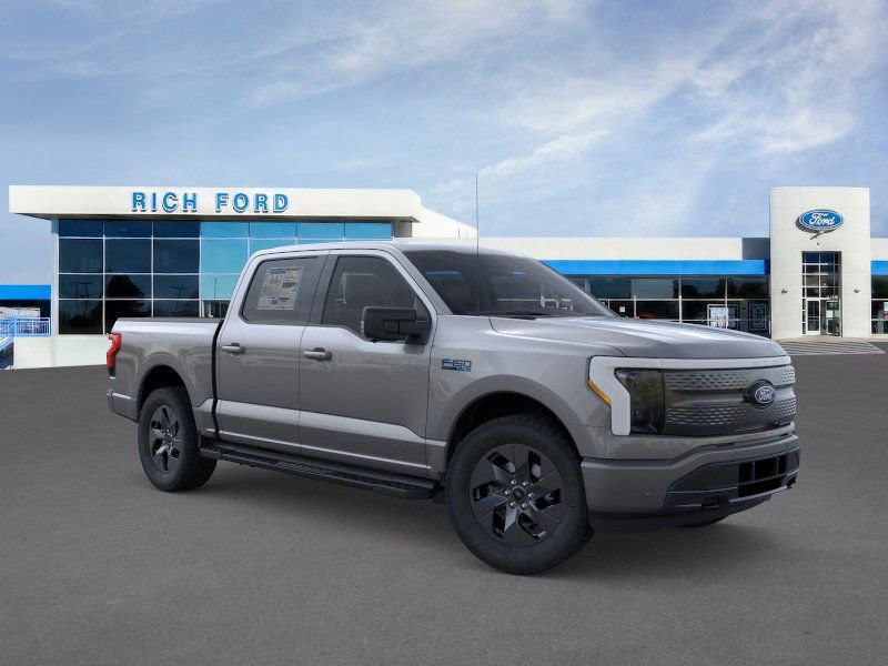 New 2025 Ford F150 Lightning Flash AWD/4WD image 14