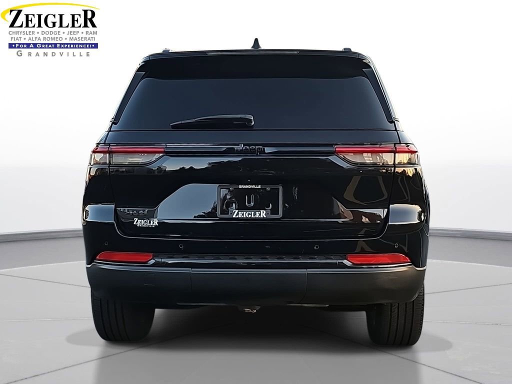Certified 2022 Jeep Grand Cherokee Altitude image 6