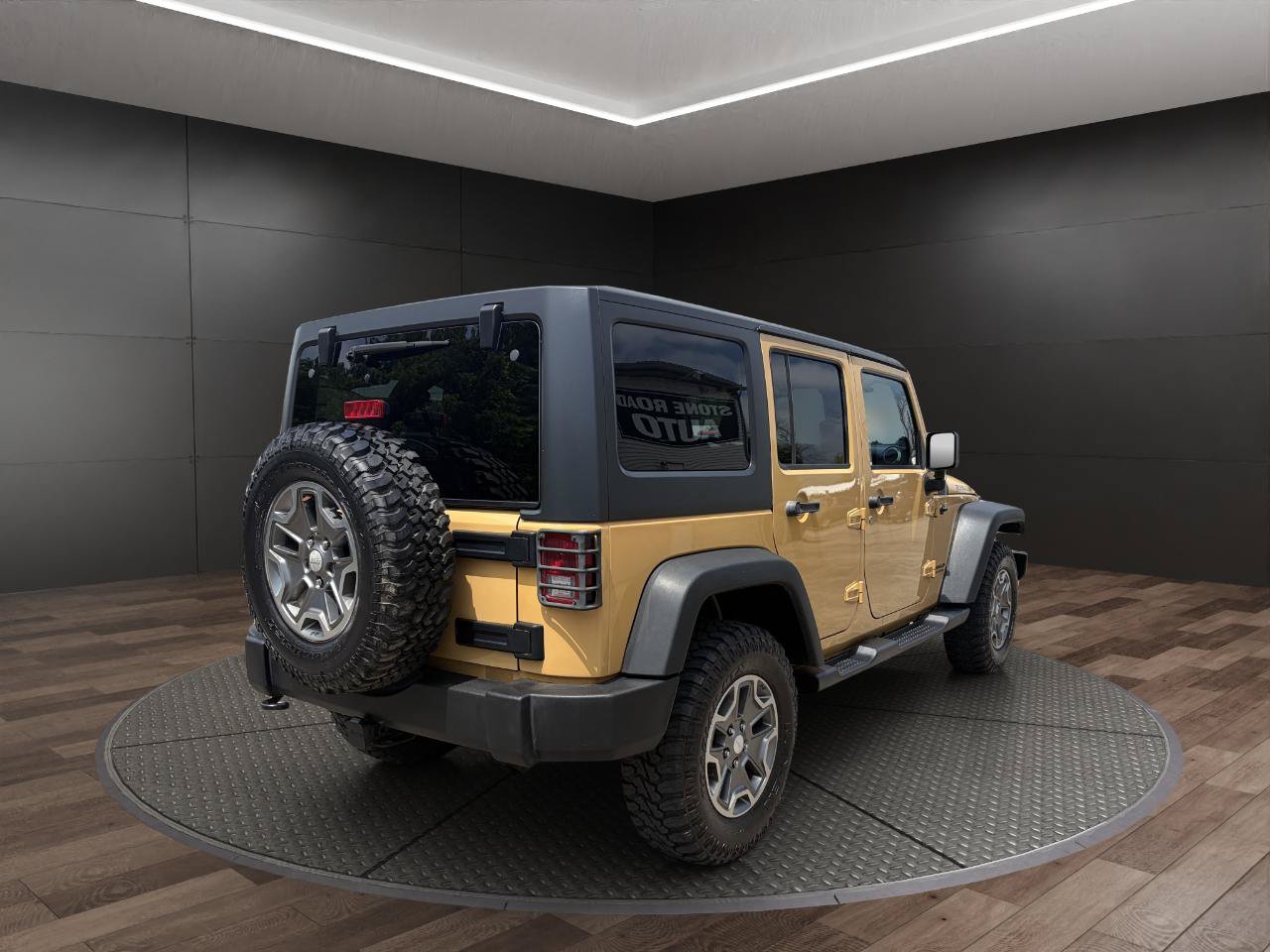 Used 2014 Jeep Wrangler Unlimited Rubicon w/ Dual Top Group AWD/4WD image 8