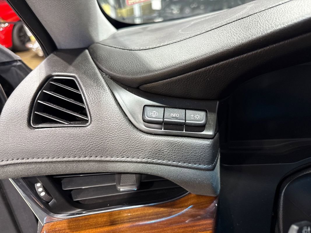 Used 2015 Cadillac Escalade Premium image 78