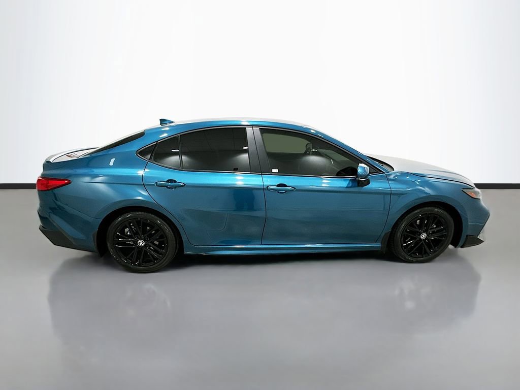 Used 2025 Toyota Camry SE w/ Convenience Package image 8