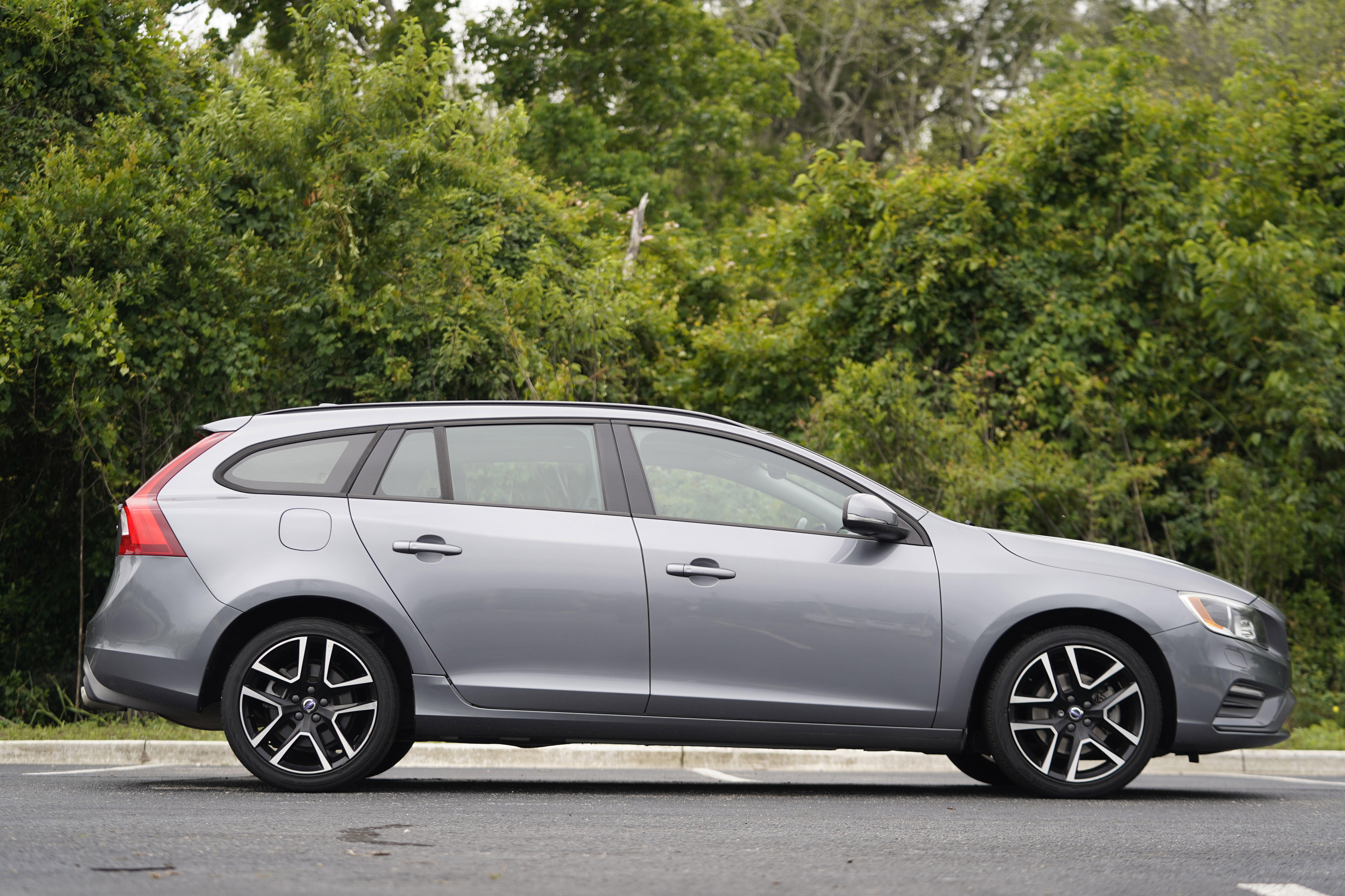 Used 2018 Volvo V60 T5 Dynamic w/ Vision Package FWD image 7