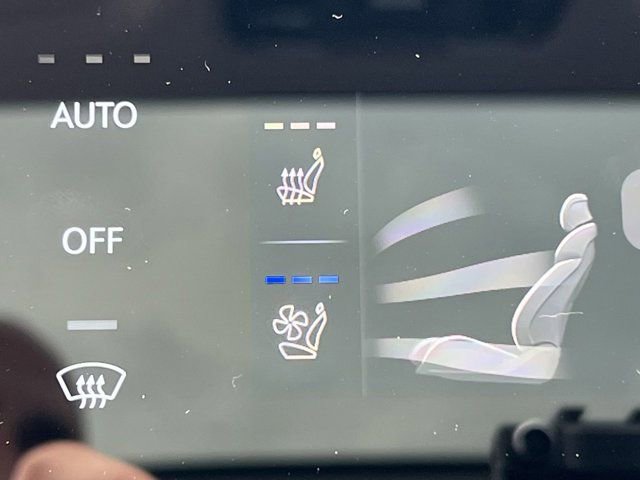 Used 2025 Genesis GV80 2.5T Advanced image 32