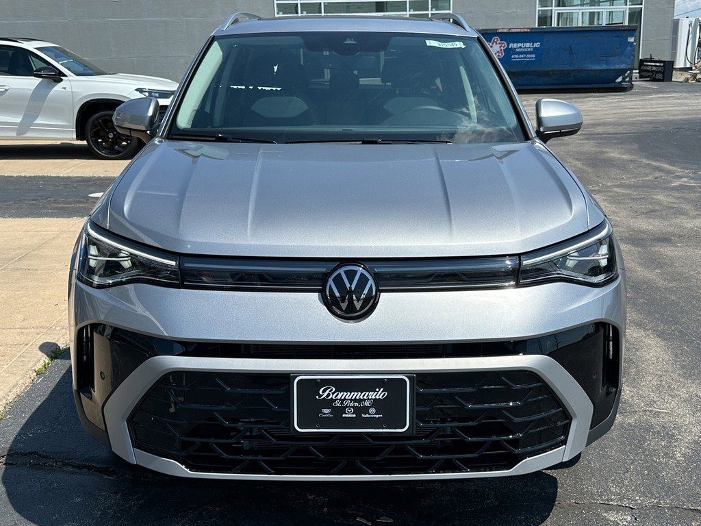 New 2025 Volkswagen Taos SEL image 5