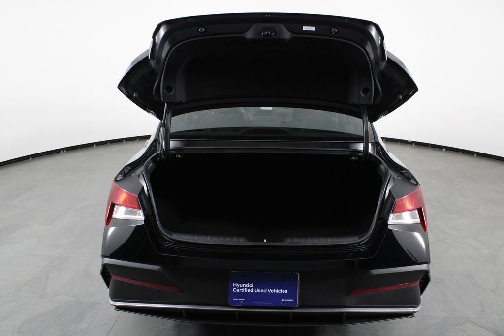 Certified 2026 Hyundai Elantra Sport FWD image 17