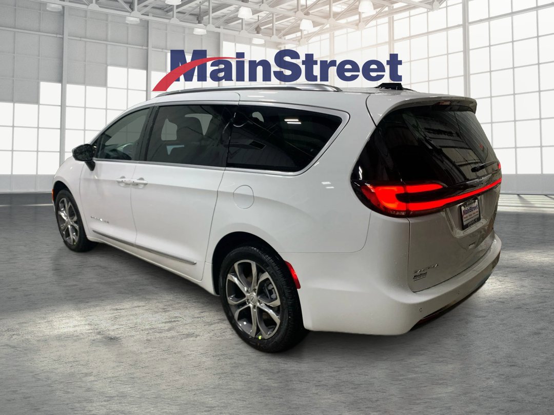 New 2026 Chrysler Pacifica Pinnacle AWD/4WD image 3