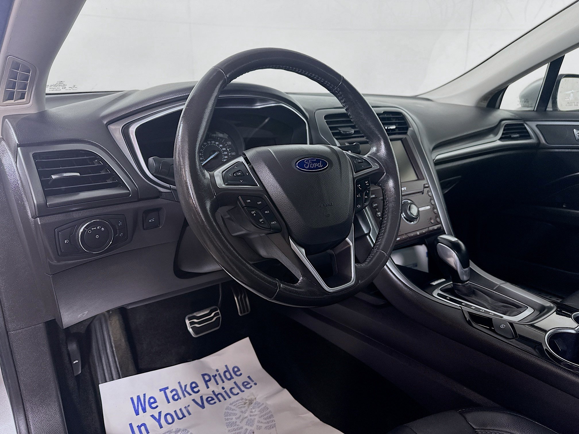 Used 2016 Ford Fusion Titanium FWD image 9