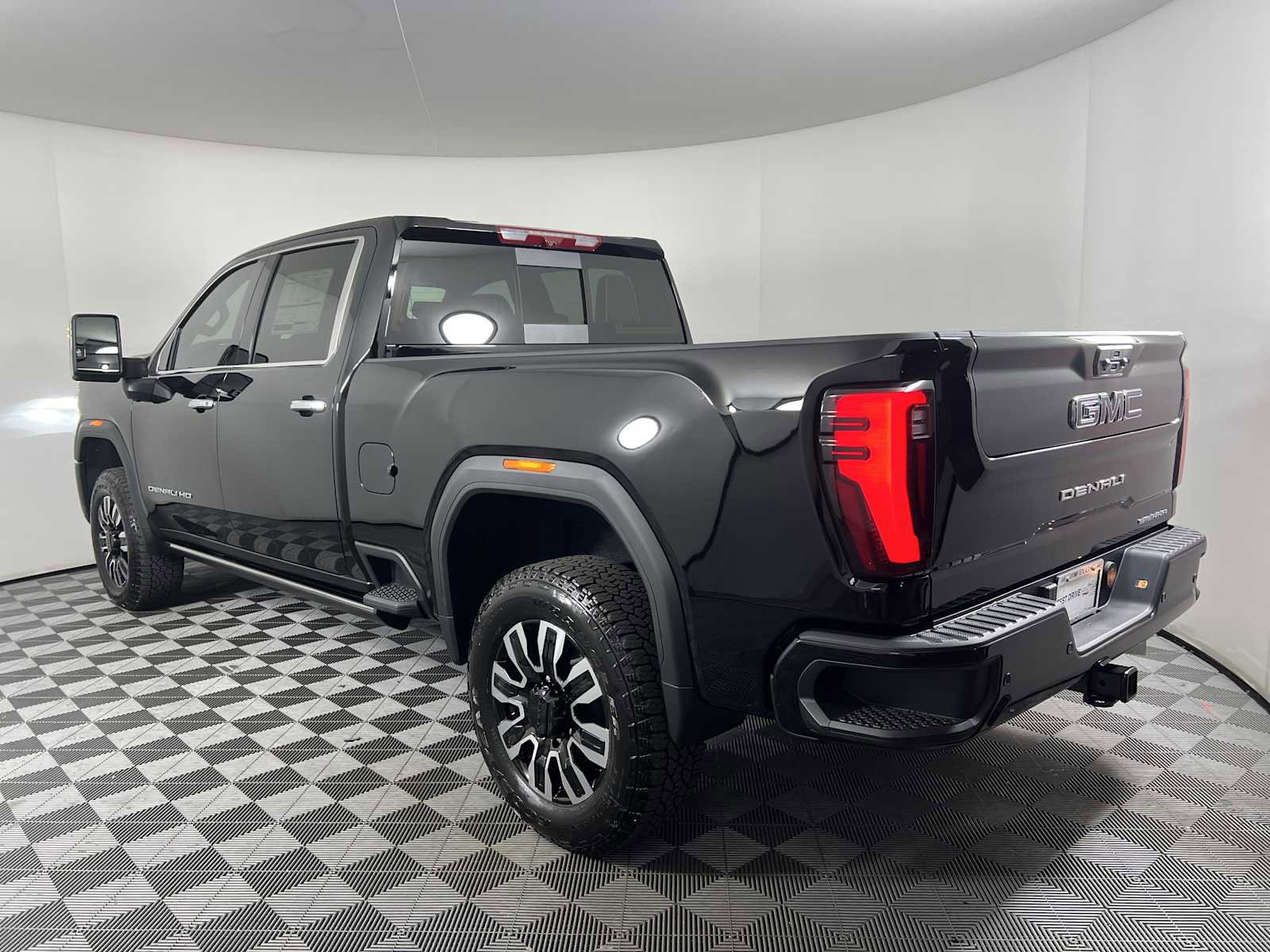 New 2026 GMC Sierra 2500 Denali Ultimate AWD/4WD image 4