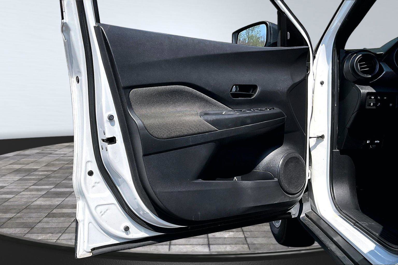 Used 2020 Nissan Kicks S FWD image 23