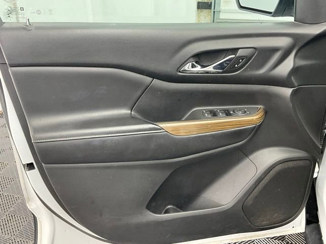 Used 2018 GMC Acadia SLE image 10