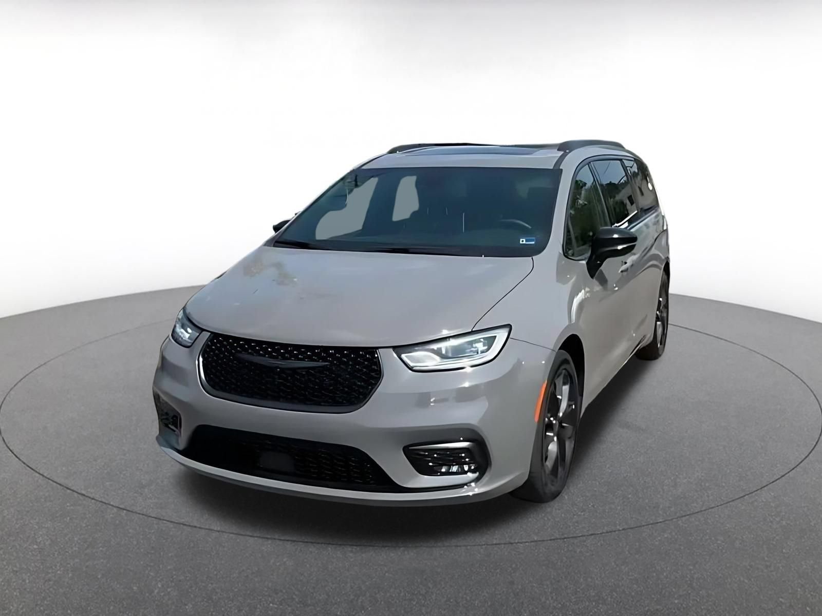 Used 2025 Chrysler Pacifica Limited FWD image 6