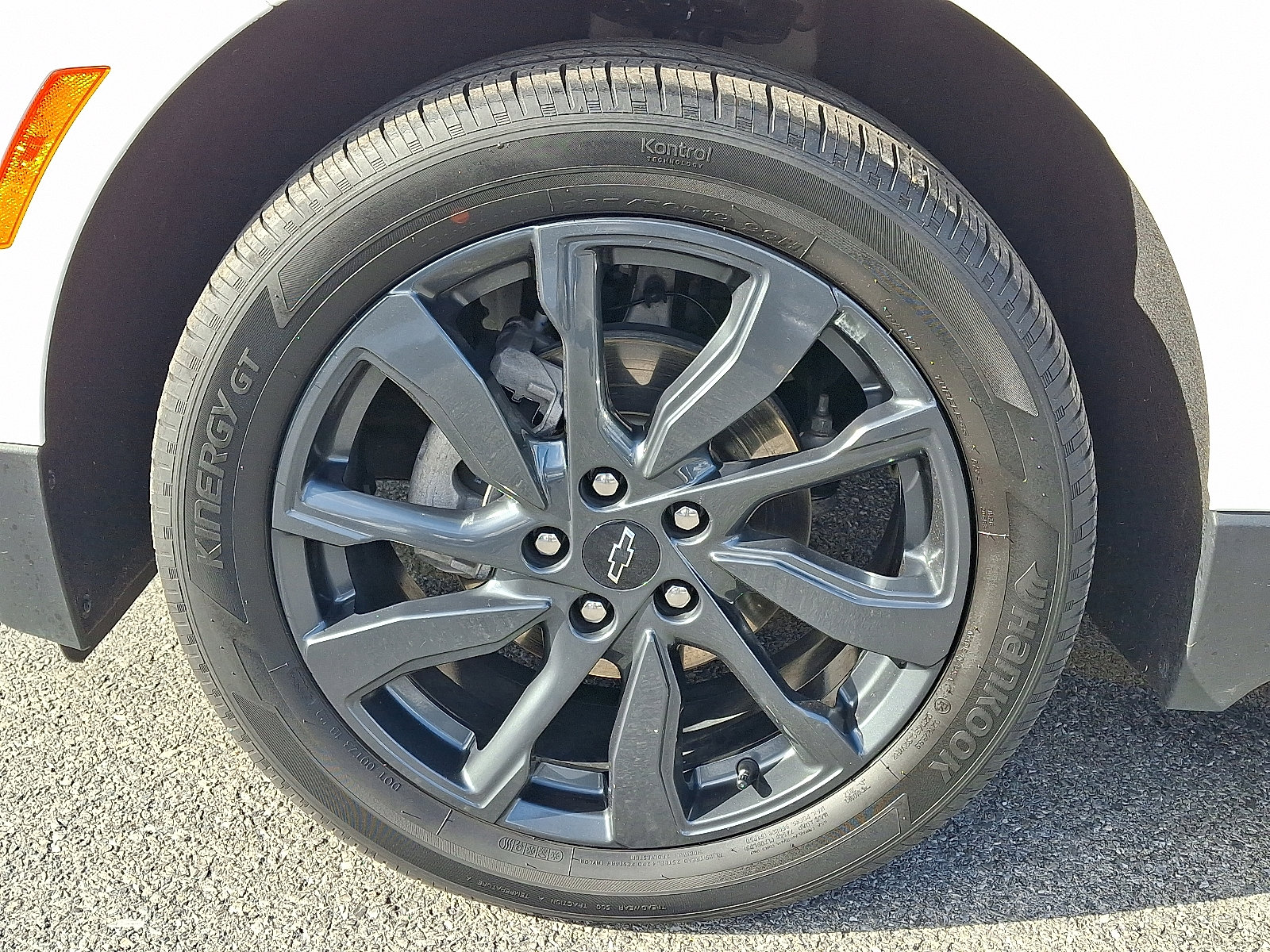 Used 2023 Chevrolet Equinox RS AWD/4WD image 9