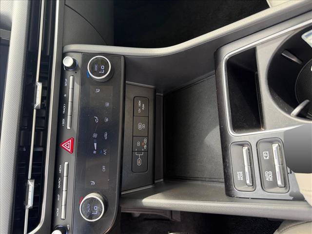 Used 2025 Hyundai Sonata SEL FWD image 12