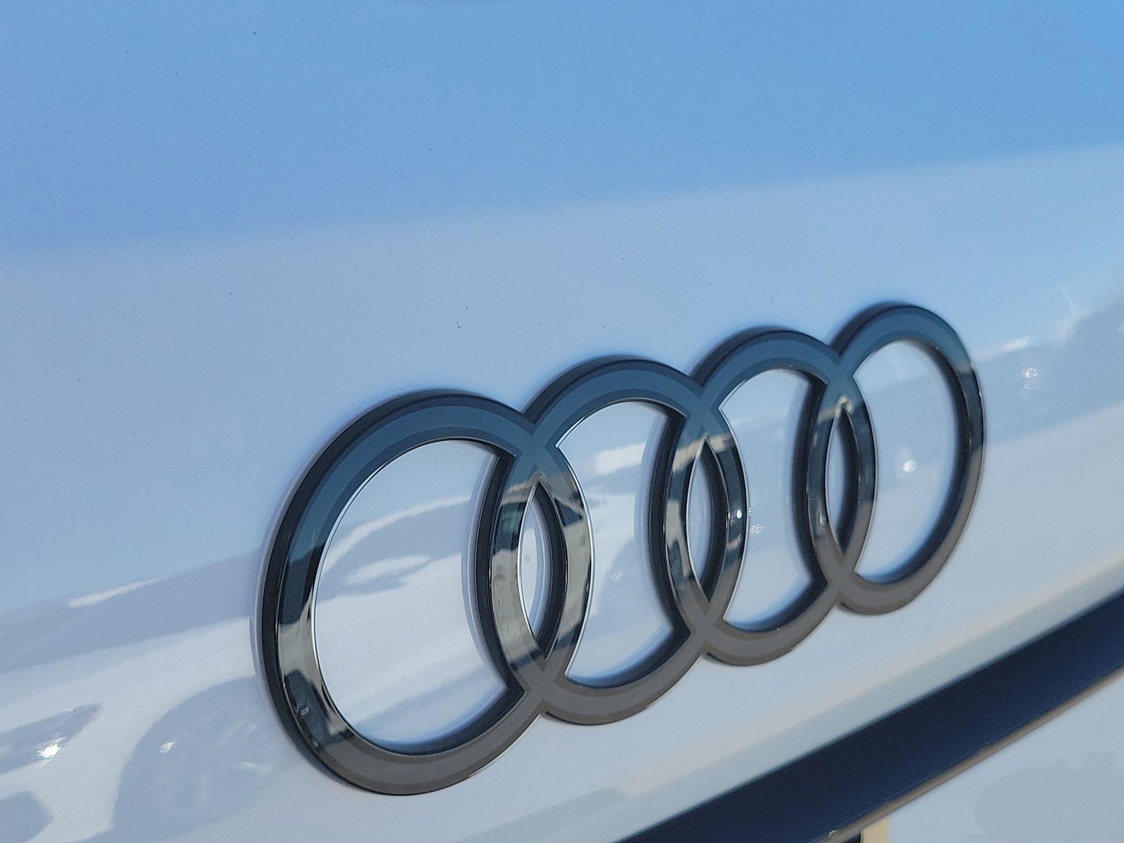New 2026 Audi Q7 3.0T Premium Plus AWD/4WD image 8